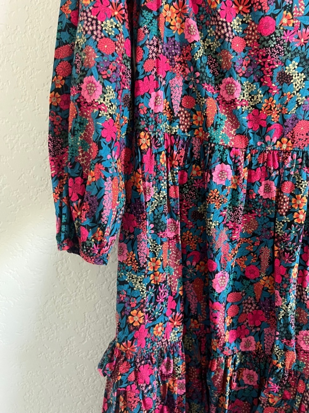 Ruffleneck Tiered Popover Liberty® Ciara Dress. Size S - Picture 9 of 12